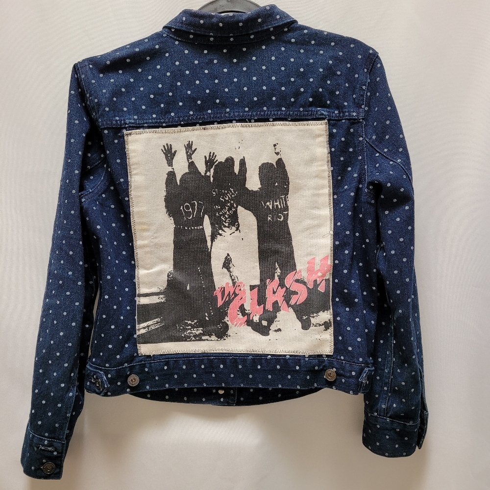Liz Claiborne Women’s Polka Dot Denim Jacket The Clash Band Graphic size Large